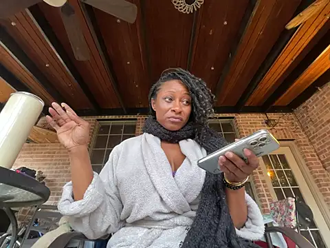 Snapshot of wynterheat chatting on March 7, 1:51 pm wynterheat online show from March 7, 1:51 pm