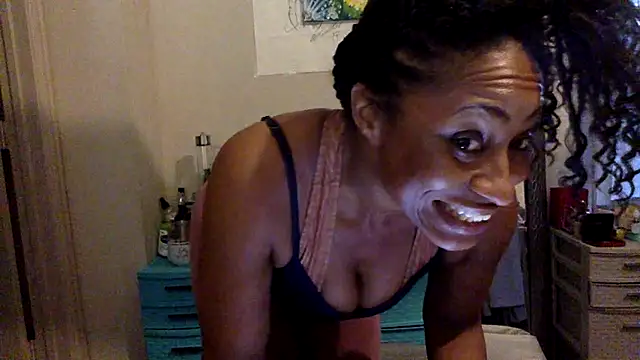 Snapshot of wynterheat chatting on March 16, 12:33 pm wynterheat online show from March 16, 12:33 pm