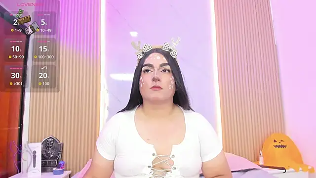 Athenaa 555 online show from October 31, 9:05 pm