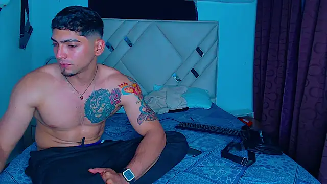 Rich boy01 online show from February 14, 3:43 am