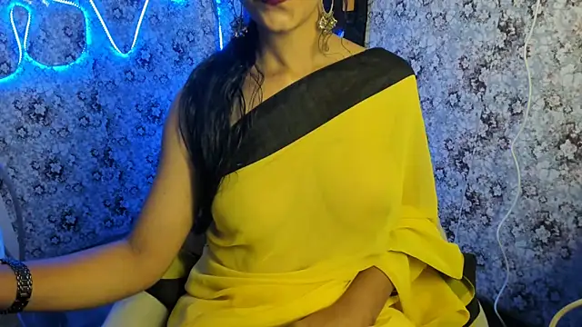 Snapshot of aarjulove chatting on March 7, 8:11 pm aarjulove online show from March 7, 8:11 pm
