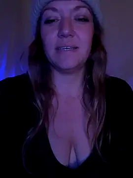 Snapshot of SummerV91 chatting on December 2, 3:56 am SummerV91 online show from December 2, 3:56 am