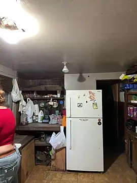 Snapshot of SummerV91 chatting on December 17, 7:53 pm SummerV91 online show from December 17, 7:53 pm