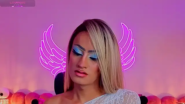  scarletmoore online show from October 25, 1:18 pm