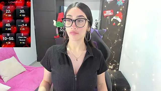 Snapshot of Emilytafur chatting on December 11, 7:25 pm Emilytafur online show from December 11, 7:25 pm