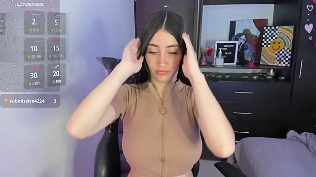 Snapshot of Emilytafur chatting on January 13, 6:38 pm Emilytafur online show from January 13, 6:38 pm