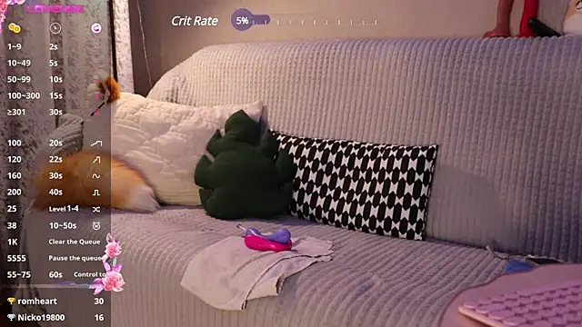 Snapshot of mari_moon_bunny chatting on December 13, 5:00 pm mari moon bunny online show from December 13, 5:00 pm