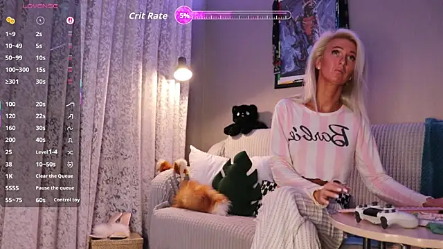 Snapshot of mari_moon_bunny chatting on November 4, 1:43 pm mari moon bunny online show from November 4, 1:43 pm