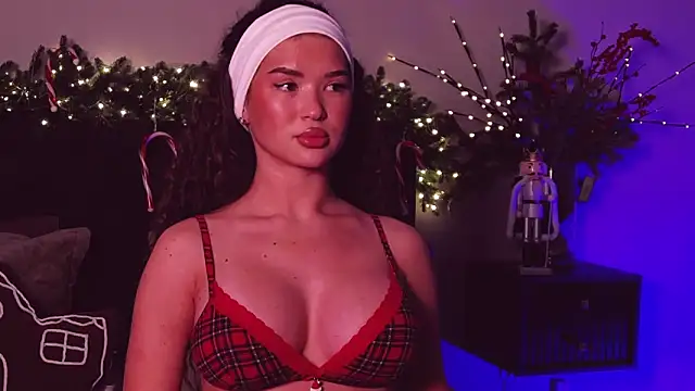 Snapshot of Denise_Garciia chatting on January 6, 5:27 pm Denise Garciia online show from January 6, 5:27 pm