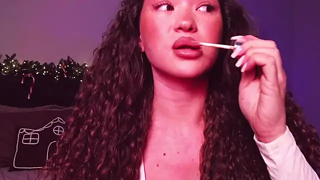 Snapshot of Denise_Garciia chatting on February 5, 4:58 pm Denise Garciia online show from February 5, 4:58 pm