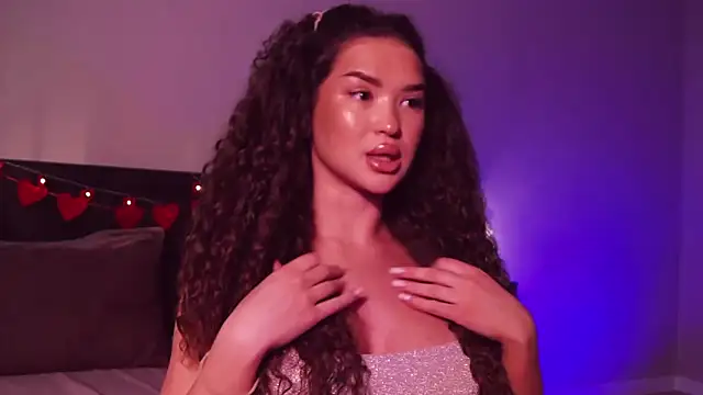 Snapshot of Denise_Garciia chatting on February 12, 2:10 pm Denise Garciia online show from February 12, 2:10 pm