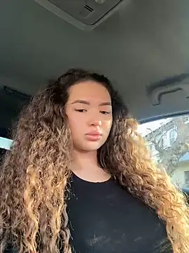 Snapshot of Denise_Garciia chatting on February 14, 12:36 pm Denise Garciia online show from February 14, 12:36 pm