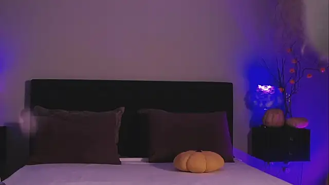 Snapshot of Denise_Garciia chatting on October 10, 1:21 pm Denise Garciia online show from October 10, 1:21 pm