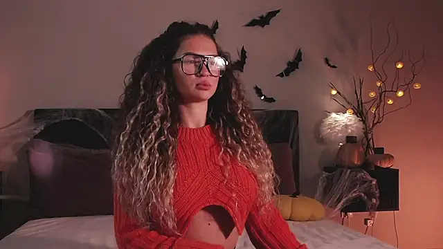 Snapshot of Denise_Garciia chatting on October 31, 12:28 pm Denise Garciia online show from October 31, 12:28 pm