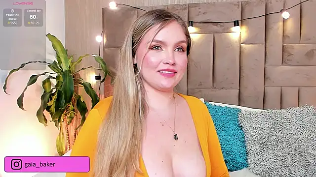 Snapshot of GaiaBaker chatting on February 13, 4:22 am GaiaBaker online show from February 13, 4:22 am