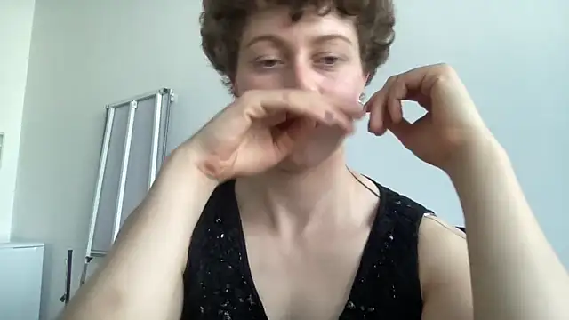 Belindafly online show from April 25, 1:52 pm