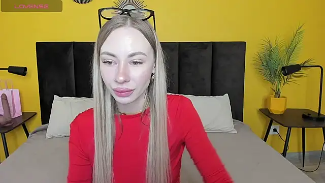 Diana Garrett online show from April 11, 1:43 am