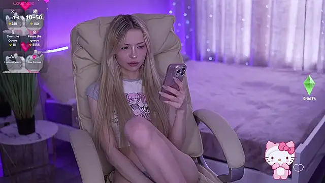 Snapshot of EviStar chatting on October 13, 12:16 pm EviStar online show from October 13, 12:16 pm