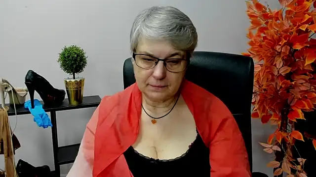 IrisDream online show from February 3, 7:18 am