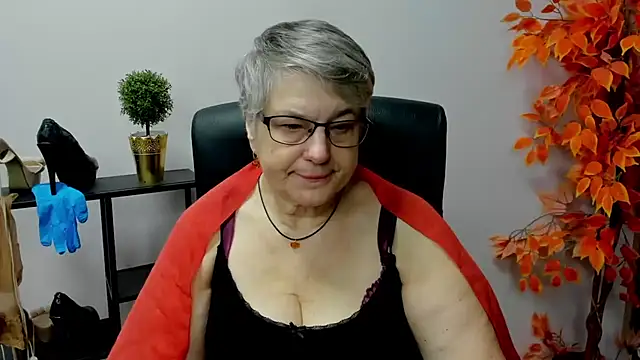 IrisDream online show from February 5, 7:18 am