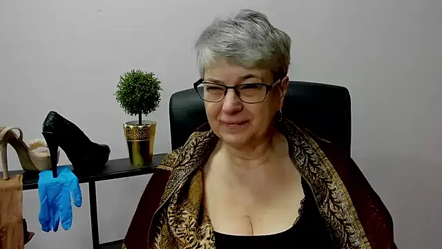 IrisDream online show from February 17, 7:15 am