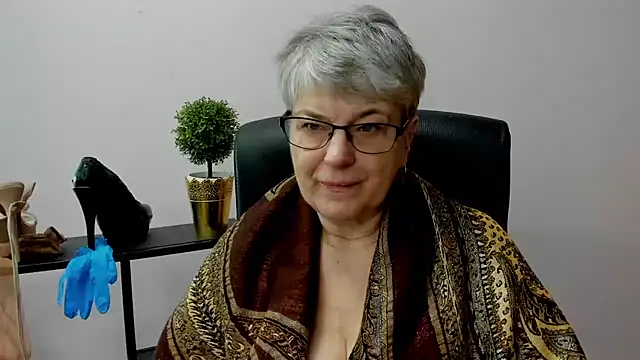 IrisDream online show from February 17, 10:51 am