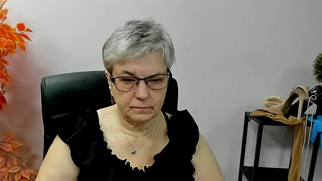 IrisDream online show from October 10, 6:34 am