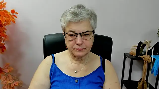 IrisDream online show from October 13, 6:24 am