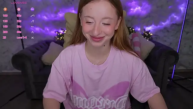 Snapshot of SilverrMoon chatting on February 2, 2:13 pm SilverrMoon online show from February 2, 2:13 pm