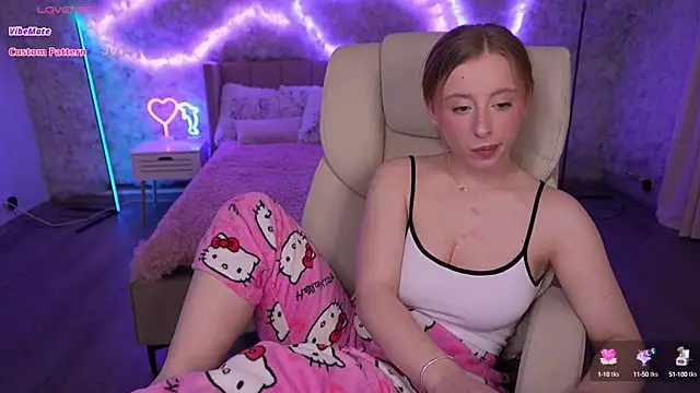 Snapshot of SilverrMoon chatting on February 25, 11:11 pm SilverrMoon online show from February 25, 11:11 pm