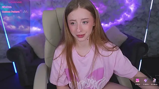 Snapshot of SilverrMoon chatting on March 21, 2:50 am SilverrMoon online show from March 21, 2:50 am