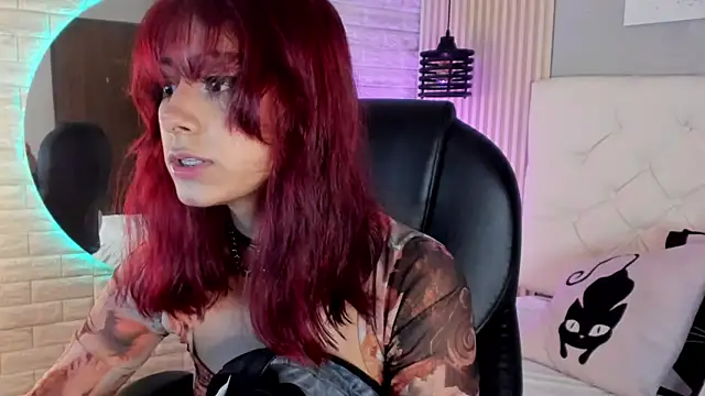 Snapshot of cloe__palmer chatting on December 4, 12:25 pm cloe palmer online show from December 4, 12:25 pm