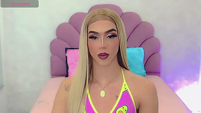 Snapshot of briana_sex32 chatting on February 14, 6:45 am briana sex32 online show from February 14, 6:45 am