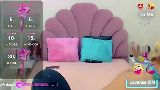 Snapshot of briana_sex32 chatting on September 18, 6:32 pm briana sex32 online show from September 18, 6:32 pm