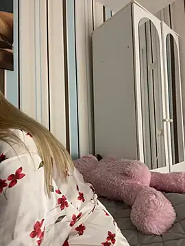Snapshot of Liya_my chatting on December 24, 6:39 pm Liya my online show from December 24, 6:39 pm