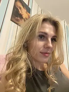 Snapshot of Liya_my chatting on December 26, 6:12 pm Liya my online show from December 26, 6:12 pm