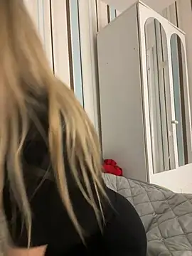 Snapshot of Liya_my chatting on January 7, 4:05 pm Liya my online show from January 7, 4:05 pm