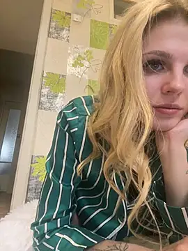 Snapshot of Liya_my chatting on January 22, 8:18 am Liya my online show from January 22, 8:18 am