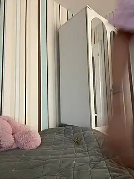Snapshot of Liya_my chatting on February 15, 1:27 pm Liya my online show from February 15, 1:27 pm