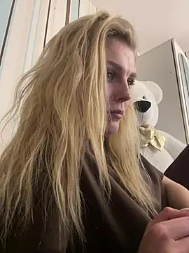 Snapshot of Liya_my chatting on March 24, 10:26 pm Liya my online show from March 24, 10:26 pm