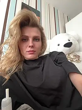 Snapshot of Liya_my chatting on March 27, 1:22 pm Liya my online show from March 27, 1:22 pm