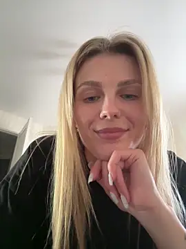 Snapshot of Liya_my chatting on April 24, 12:29 pm Liya my online show from April 24, 12:29 pm