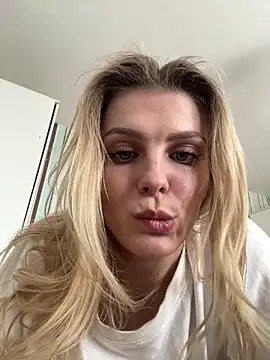 Snapshot of Liya_my chatting on May 30, 11:51 am Liya my online show from May 30, 11:51 am