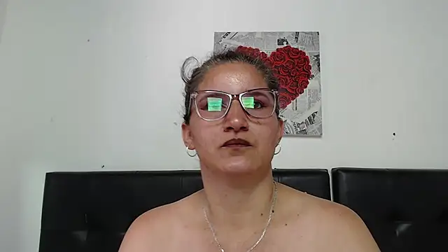 Angelinna Milf online show from October 14, 7:25 pm