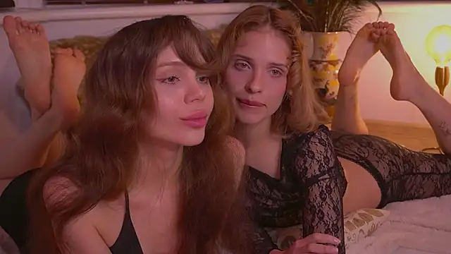 divinelights online show from November 14, 9:35 pm