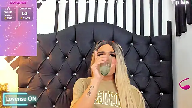 AllisonsweetZ online show from December 26, 8:11 pm