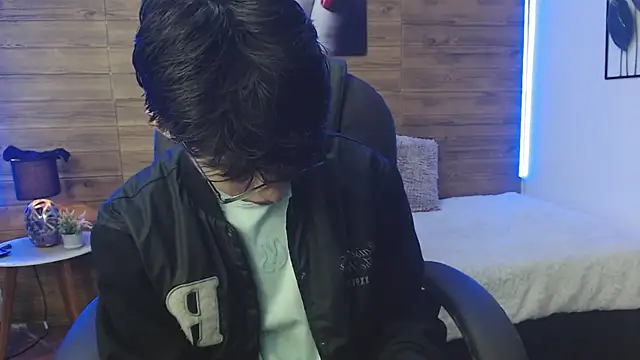 jhoellx online show from December 28, 12:35 pm