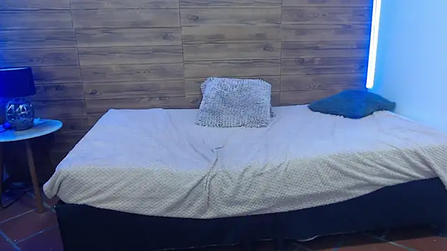 jhoellx online show from February 20, 6:35 pm