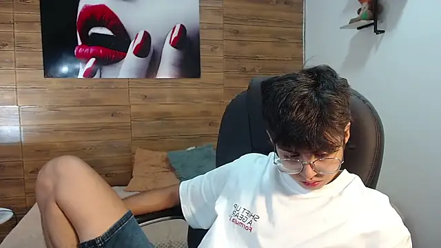 jhoellx online show from November 1, 8:00 pm