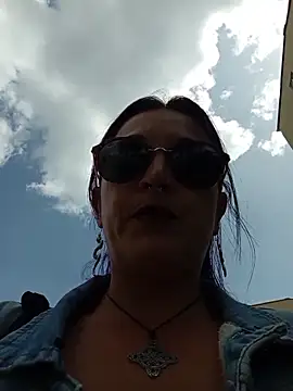 sophie banger online show from December 14, 6:01 pm